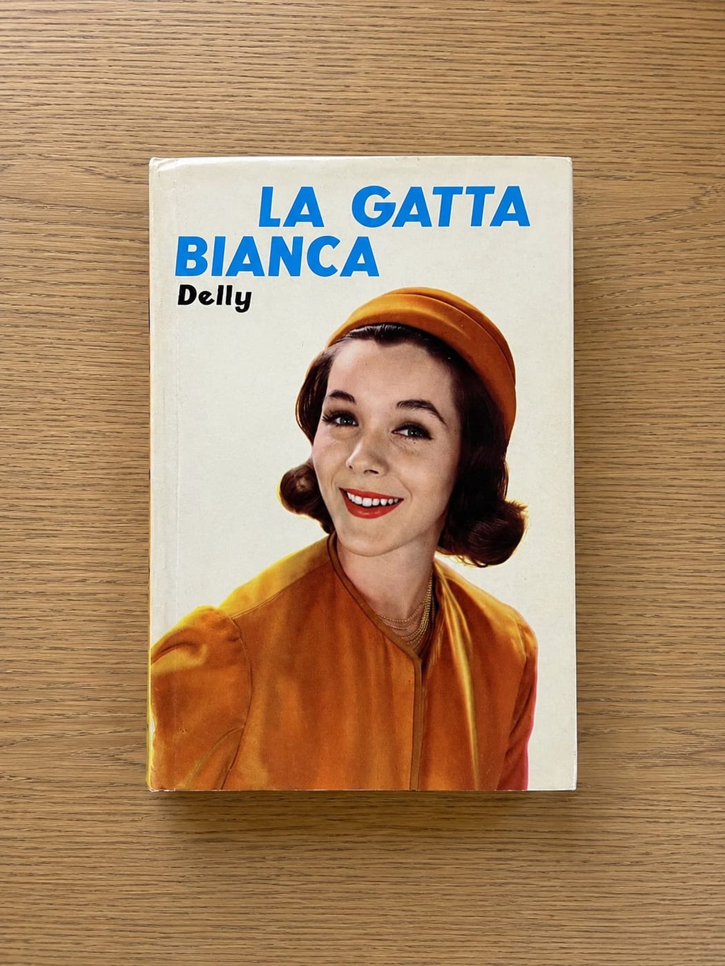 La gatta bianca